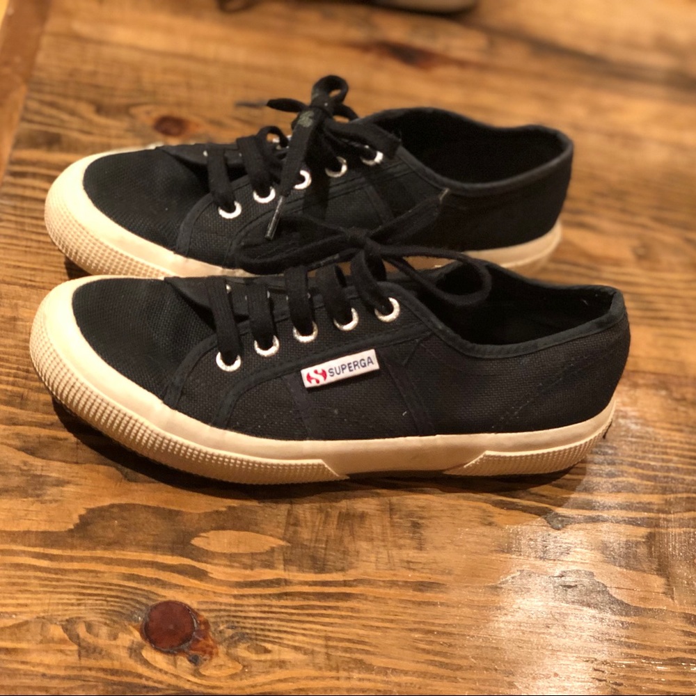 Black superga